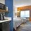 Holiday Inn Express & Suites - Fayetteville South