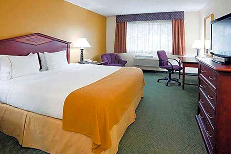 Norwood Inn & Suites Eagan