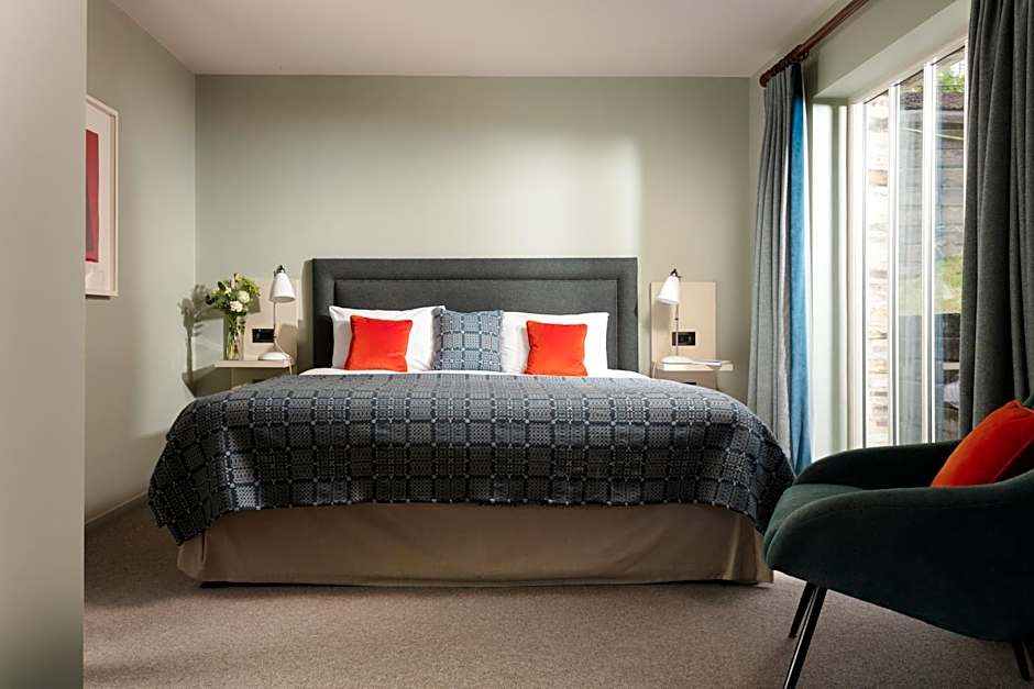 The Plume of Feathers