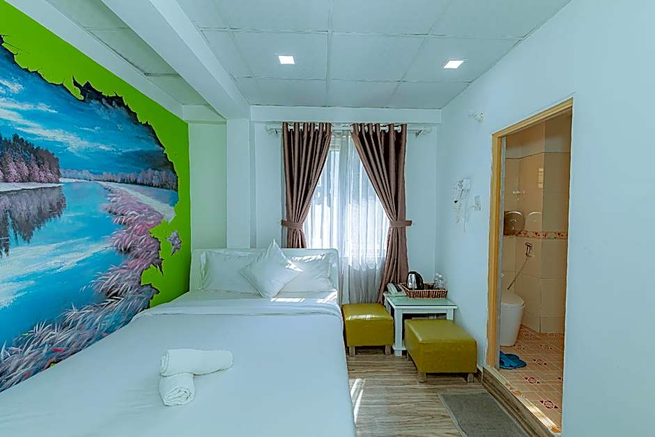 Ken's Backpackers Hotel