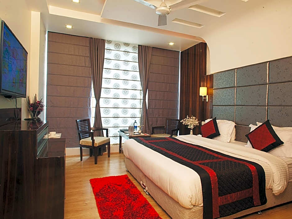 HOTEL DELHI 55 @ NEW DELHI RAILWAY STATION                                                      