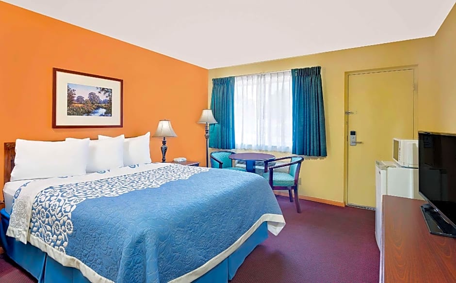 Days Inn by Wyndham Waynesboro