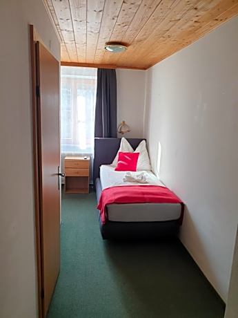 Single Room with Mountain View