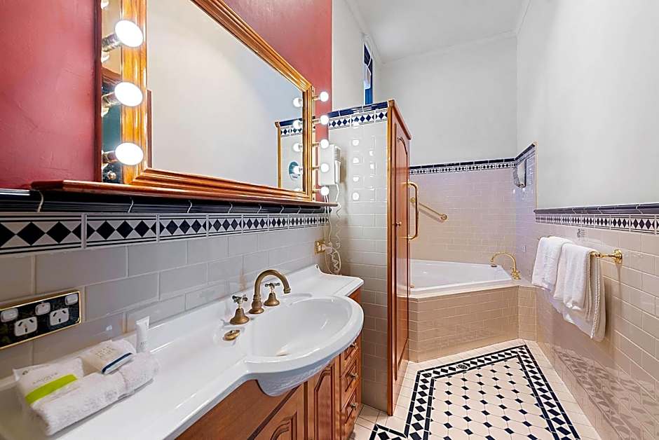 Quality Hotel Colonial Launceston