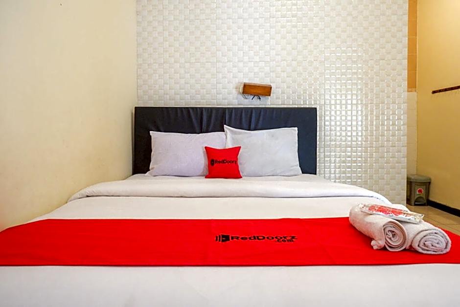 RedDoorz @ Hotel Sartika Yogyakarta