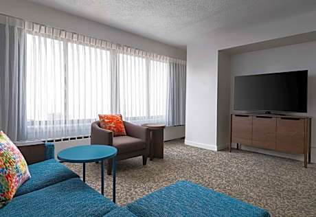 Mobility Accessible Two Bedroom Suite - King & Queen - Roll-In Shower