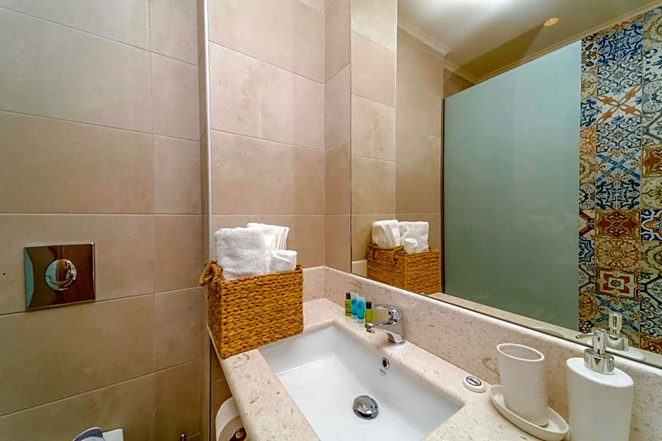 Amaryllis front beach hotel