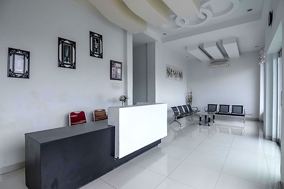 RedDoorz Syariah near Jamtos Jambi