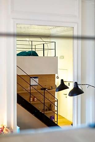 Deluxe Studio