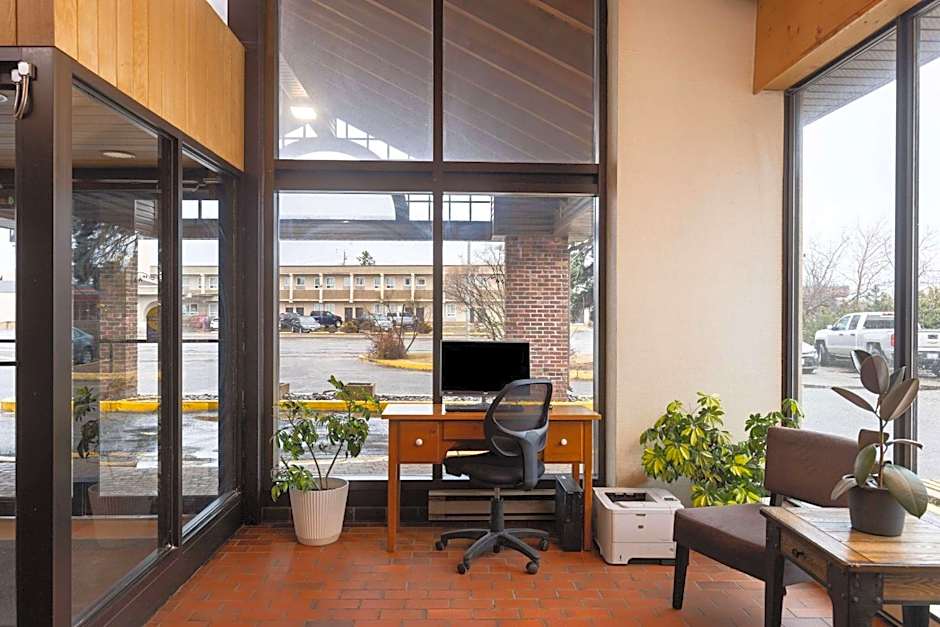 Travelodge by Wyndham Thunder Bay ON