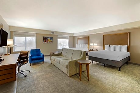 Queen Suite with Two Queen Beds and Sofa Bed - Disability Access/Non-Smoking