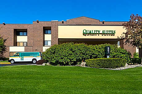 Quality Suites Lansing West