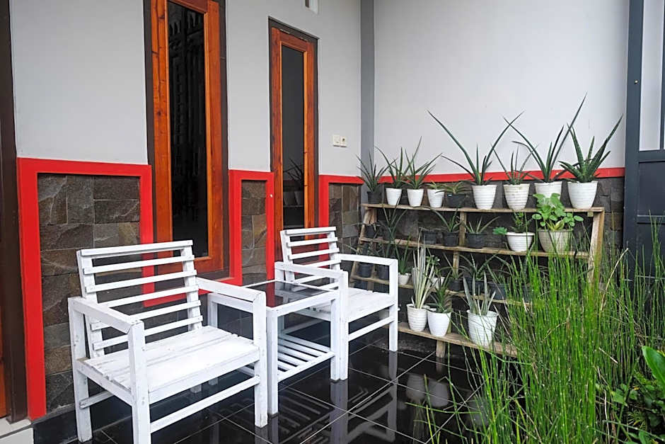 RedDoorz at Jalan Dieng 3