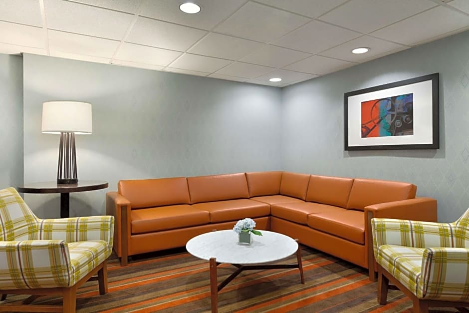 Embassy Suites By Hilton Hotel Oklahoma City-Will Rogers Airport