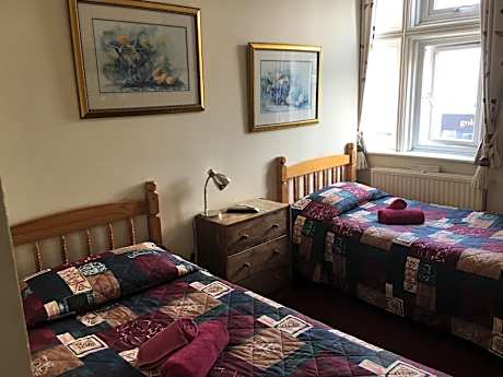 Twin Room with Private Bathroom