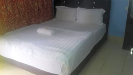 Standard, 1 Double + 01 Single