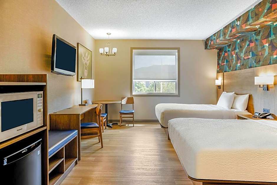 Days Inn & Suites by Wyndham West Edmonton