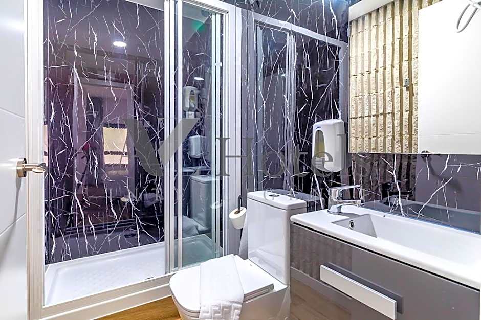 AYZ Princesa-Auto check-in property