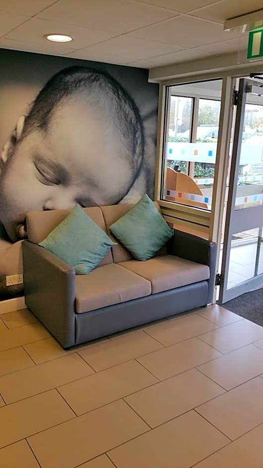 Warrington Motel, J20 M6 Lymm Services