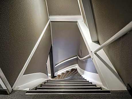 Attic Room with Twin Beds - Limited Elevator Access