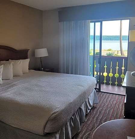 King Room - Non-Smoking