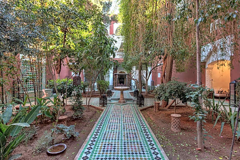 Riad Kaiss By Anika