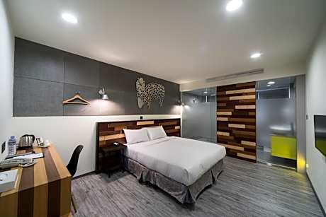 Double Room - No Window