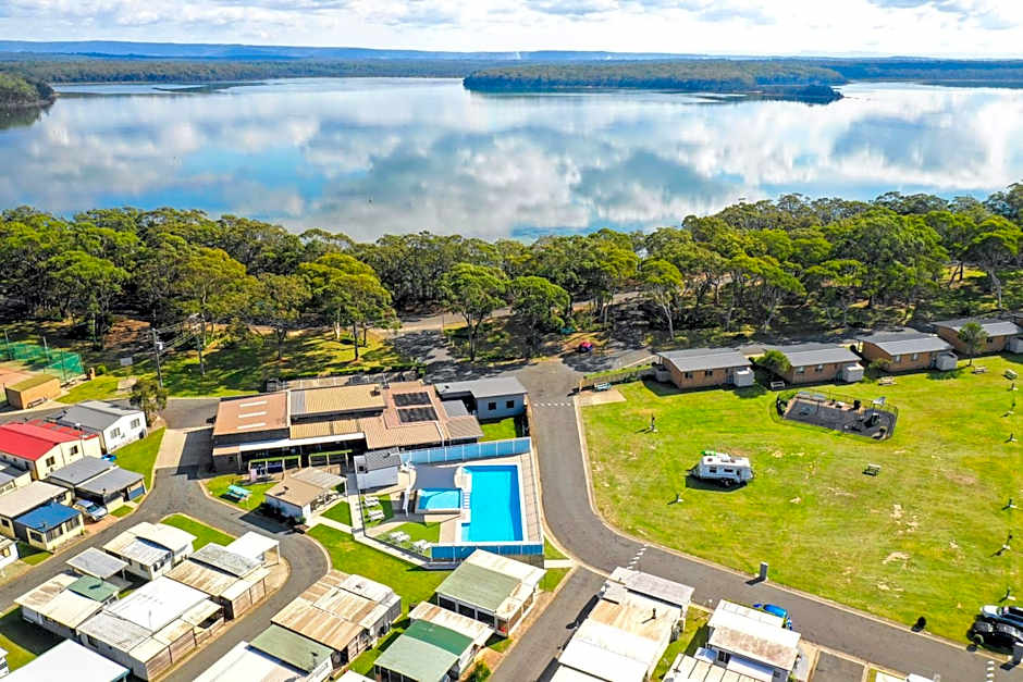 Lakeside Cabins & Holiday Village