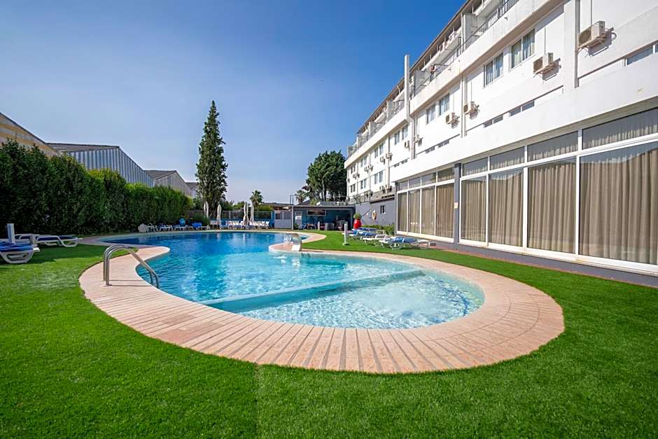 Photo 1 of 50 of Hotel Onix