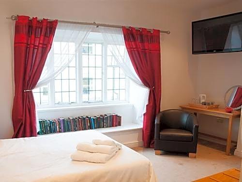 Huckleberrys Bar and Grill