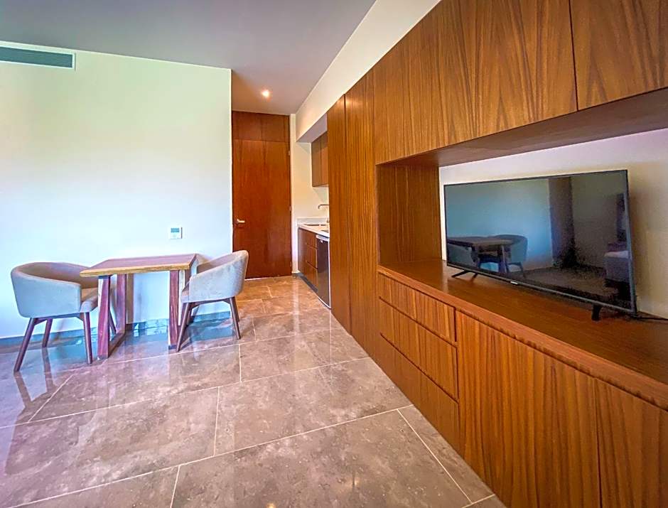 Mistiq Tulum