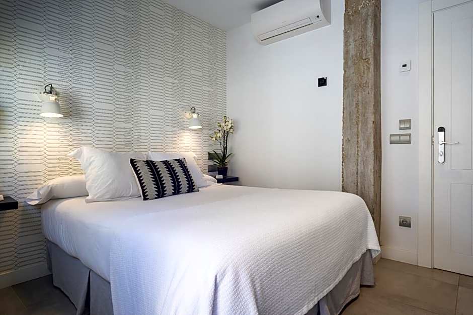 Photo 1 of 4 of Double Room with Private Bathroom