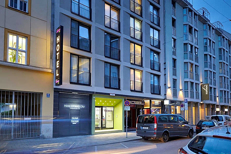 Hotel Demas City