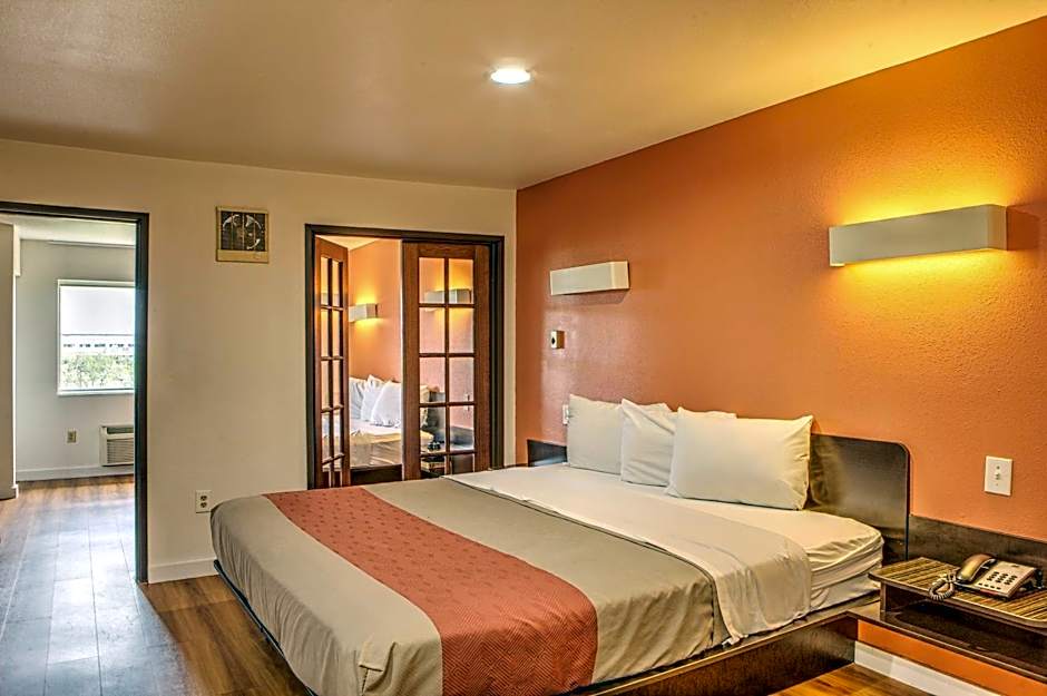 Motel 6-Dallas, TX - Northwest