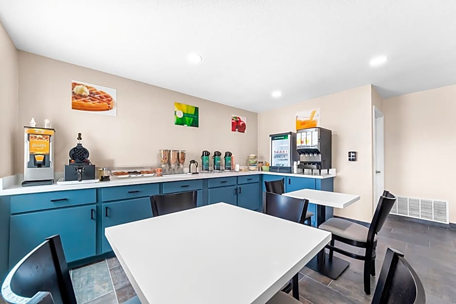 Quality Inn & Suites Port Lavaca near Lighthouse Beach