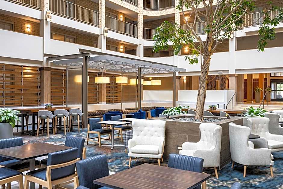 Embassy Suites by Hilton Minneapolis Bloomington Edina