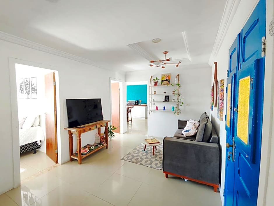 Casa completa a 70 m da praia dos ossos