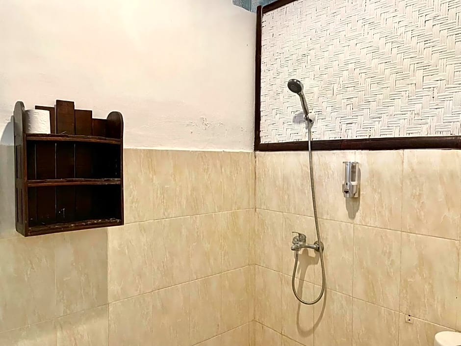 SURFERS HOUSE Batu Bolong - Adults only