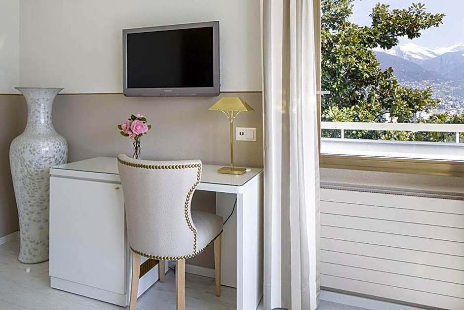 Photo 1 of 9 of Deluxe, Lake View, Terrace