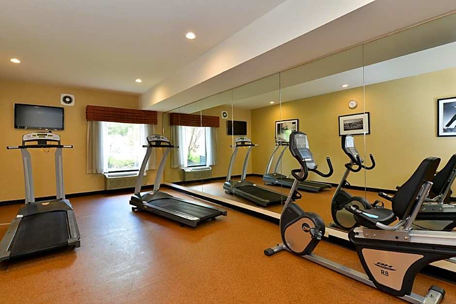 Holiday Inn Express Hotel & Suites Petersburg/Dinwiddie By IHG