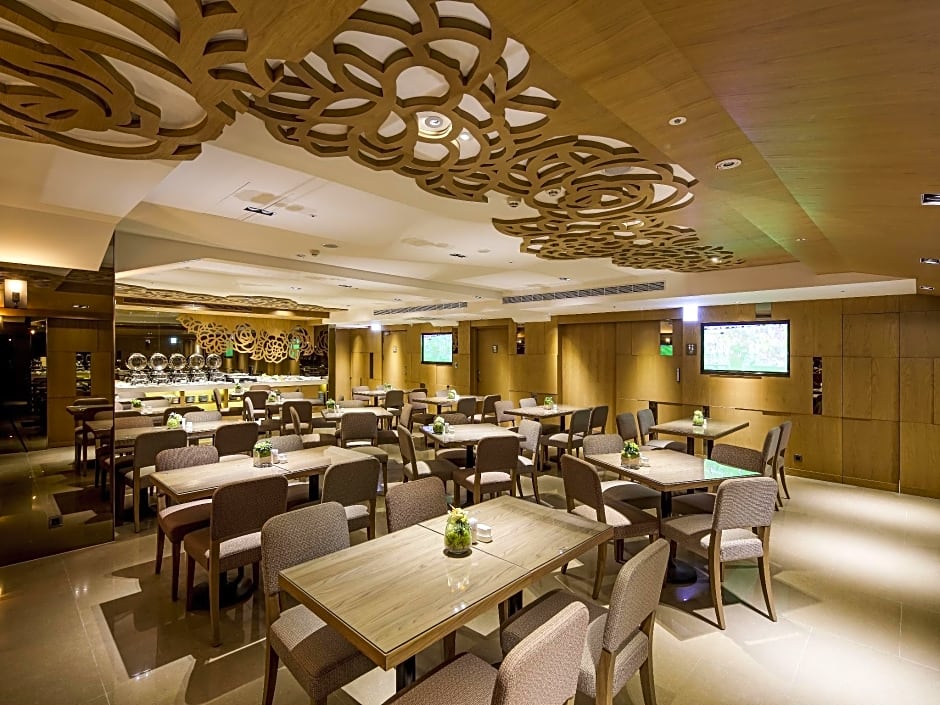 Green World Taipei Station