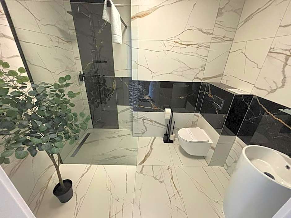 Hotel Lantier & Swimming Pool Zone