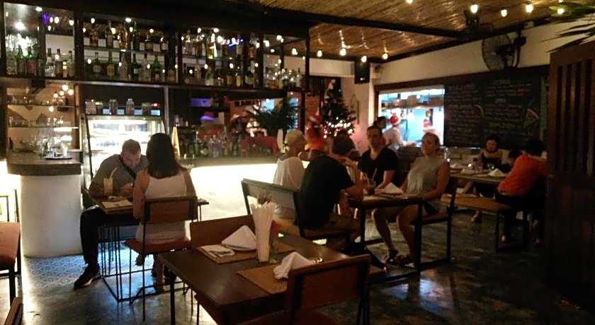 The Front Hotel and Apartments