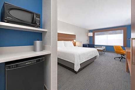 Standard King Room with Mobility Accessible Tub