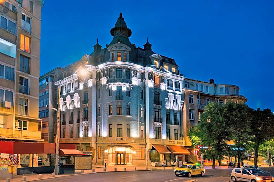 Zeus Essence Bucharest Venezia