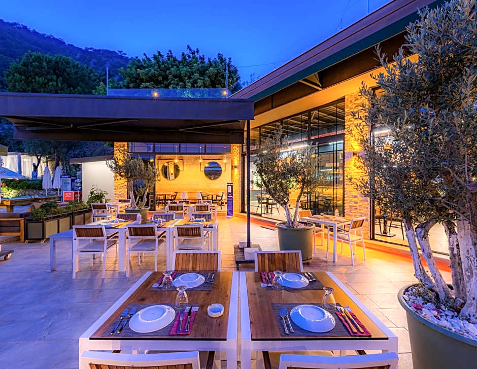Morina Deluxe Hotel