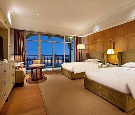 Deluxe Twin Room with Balcony and Lake View