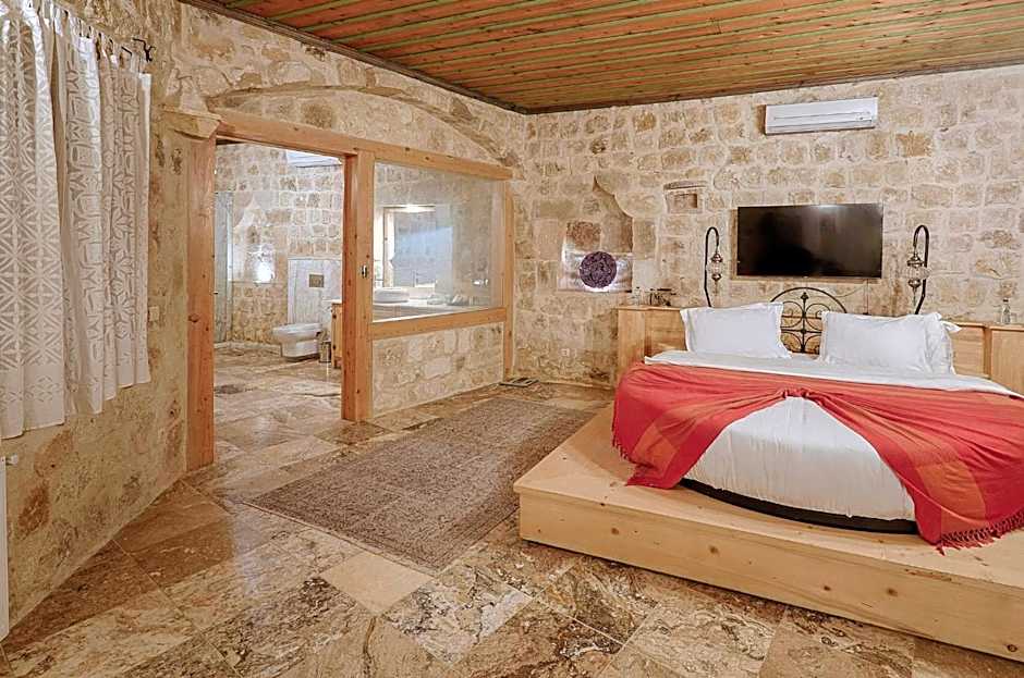 Taru Cave Suites