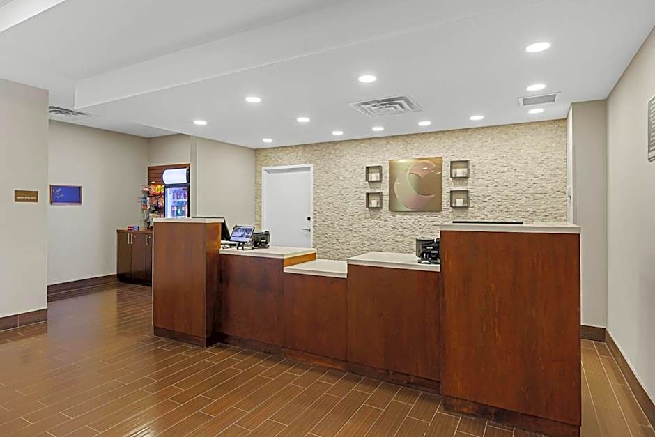 Comfort Inn & Suites