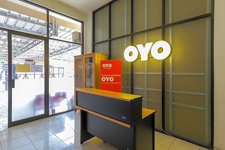 OYO 866 Idola Residence